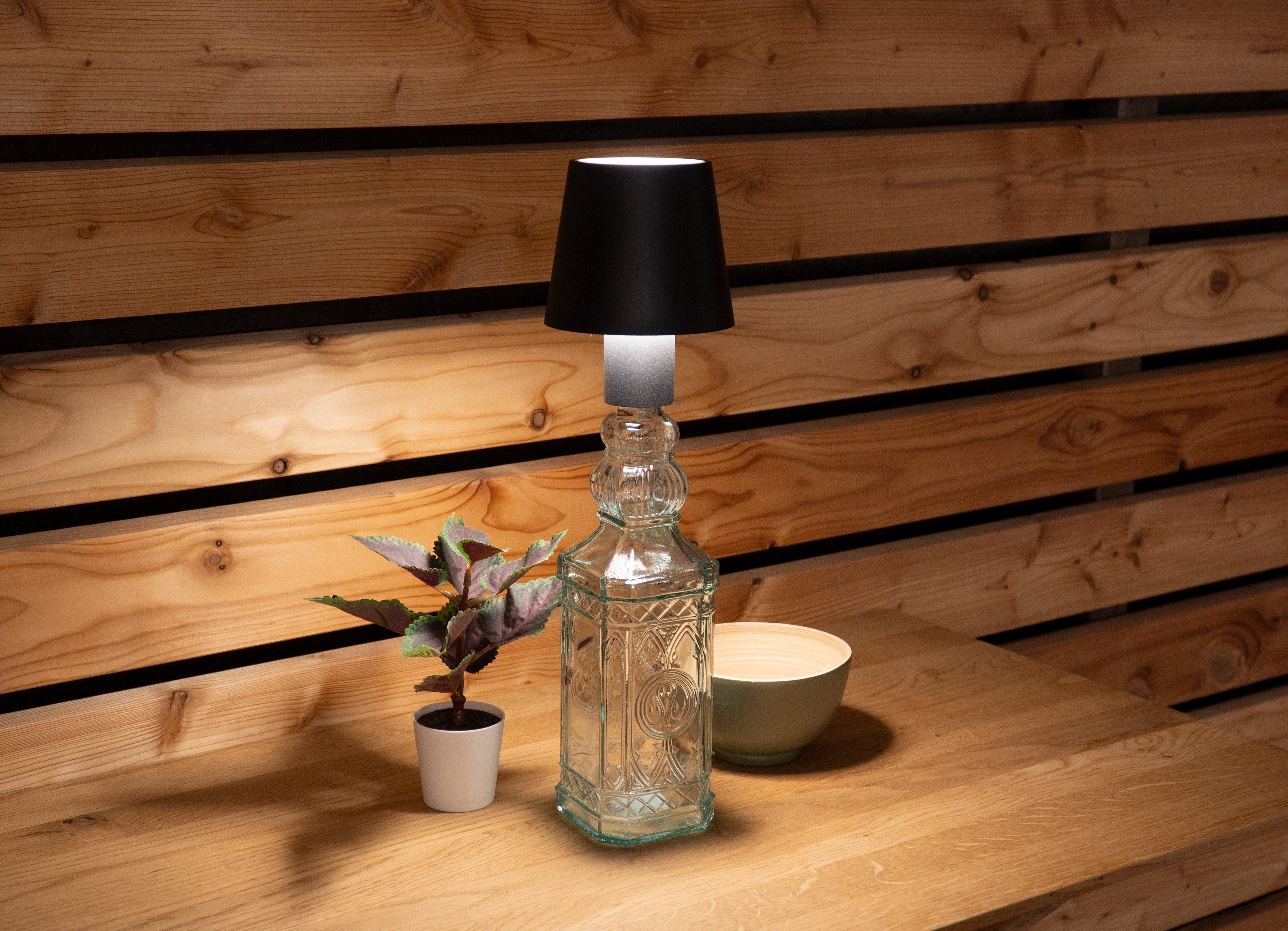 Flaschenaufsatzleuchte - schwarz