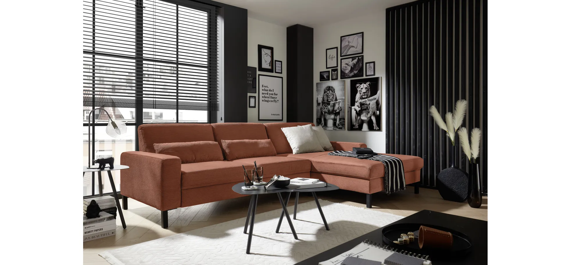  Ecksofa CALM MOVE 2.0 - 2,5-Sitzer mit Longchair rechts, Feincord, Rost