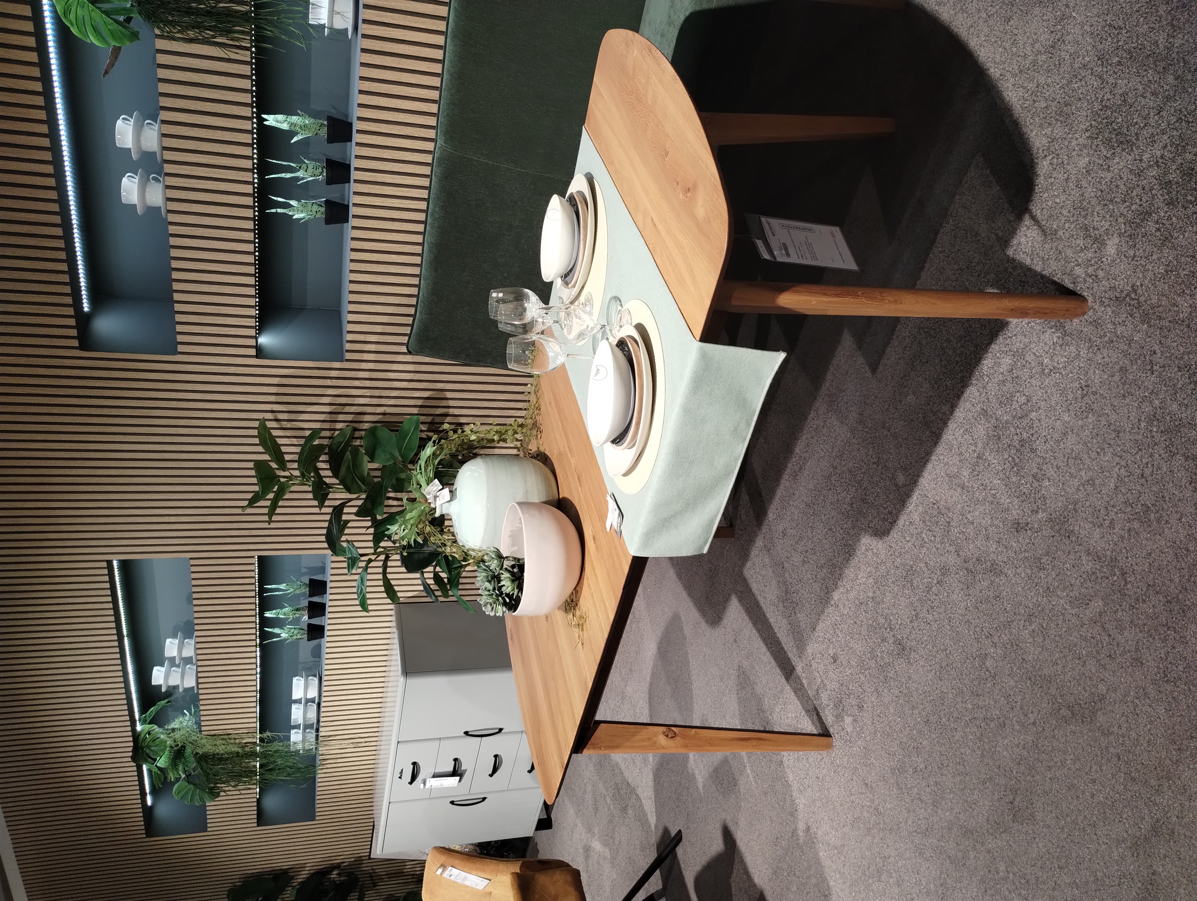 Esstisch, massiv geölt, ausziehbar - Sitting Together