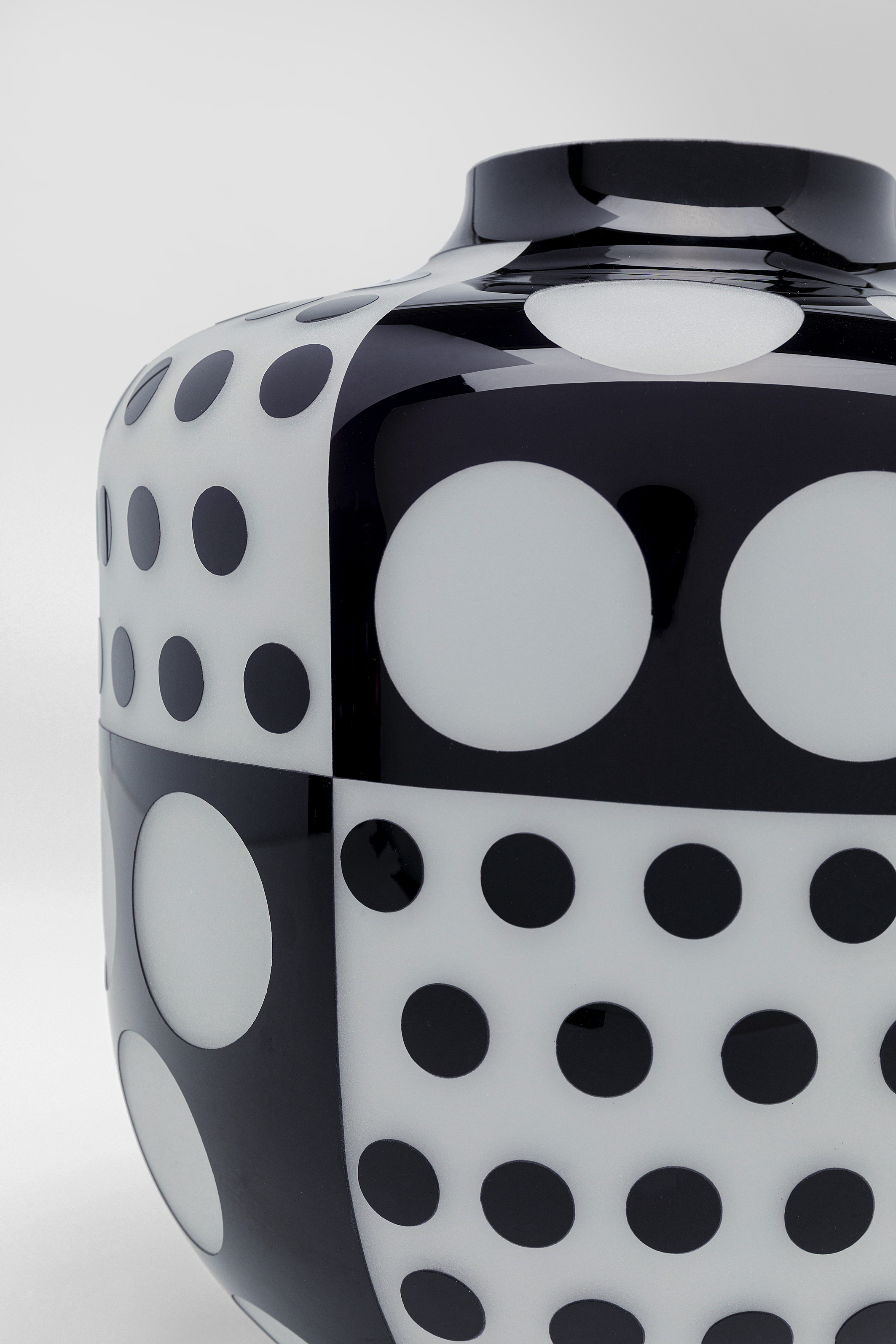 Vase Brillar Round, Glas gefärbt - Accessoires