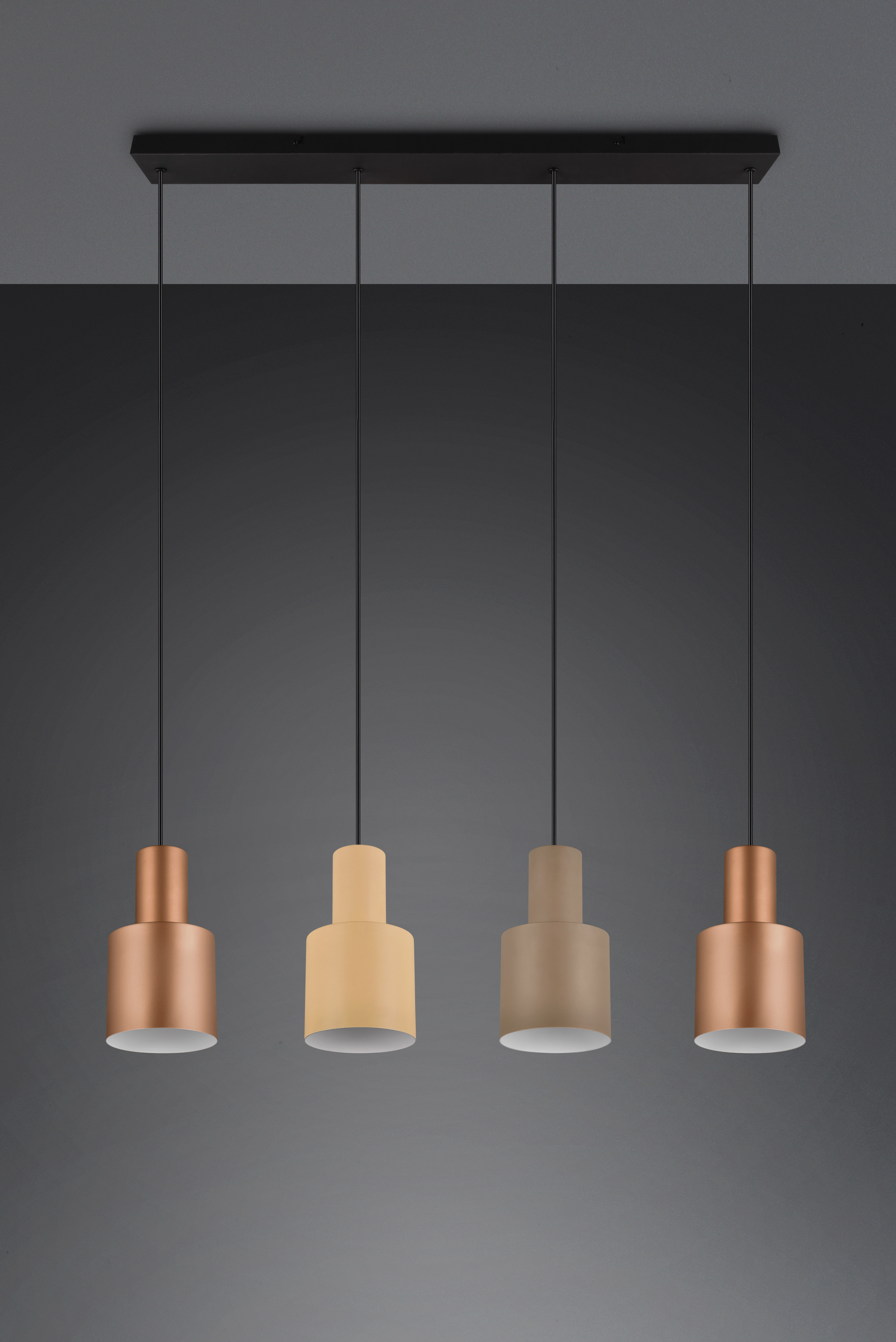 Pendelleuchte AGUDO - 4 Leuchtenschirme in Metall-Finish