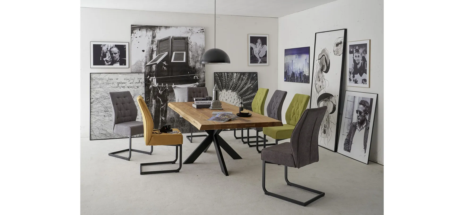 Esstisch - LB ca. 240x100 cm, Wildeiche massiv geölt, Baumkante, Schwarz