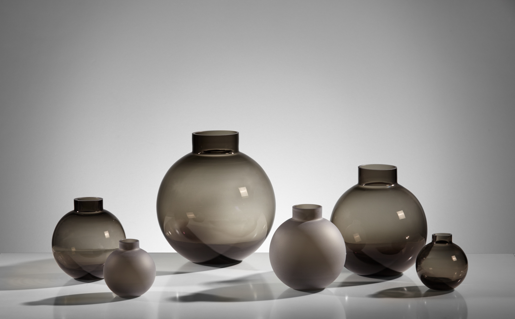 Kugelvase Solento smoke satiniert 12 Ø 13h - 