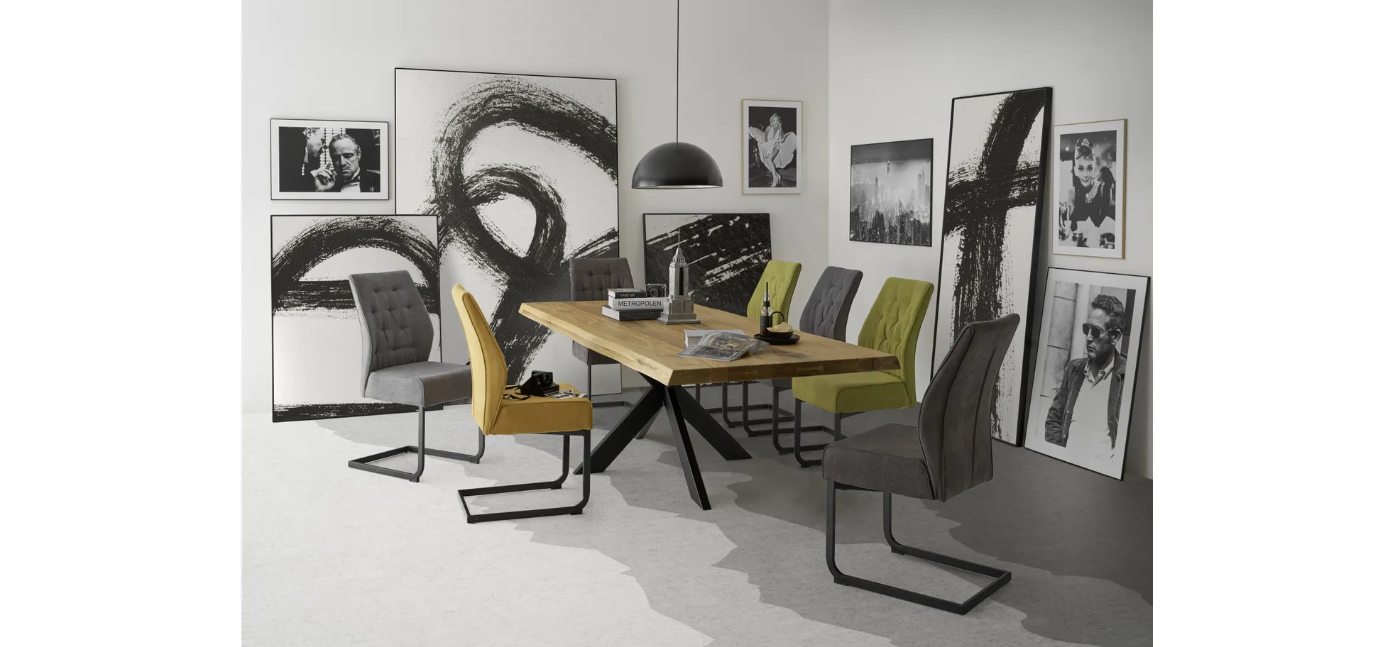 Esstisch - LB ca. 240x100 cm, Wildeiche massiv geölt, Baumkante, Schwarz