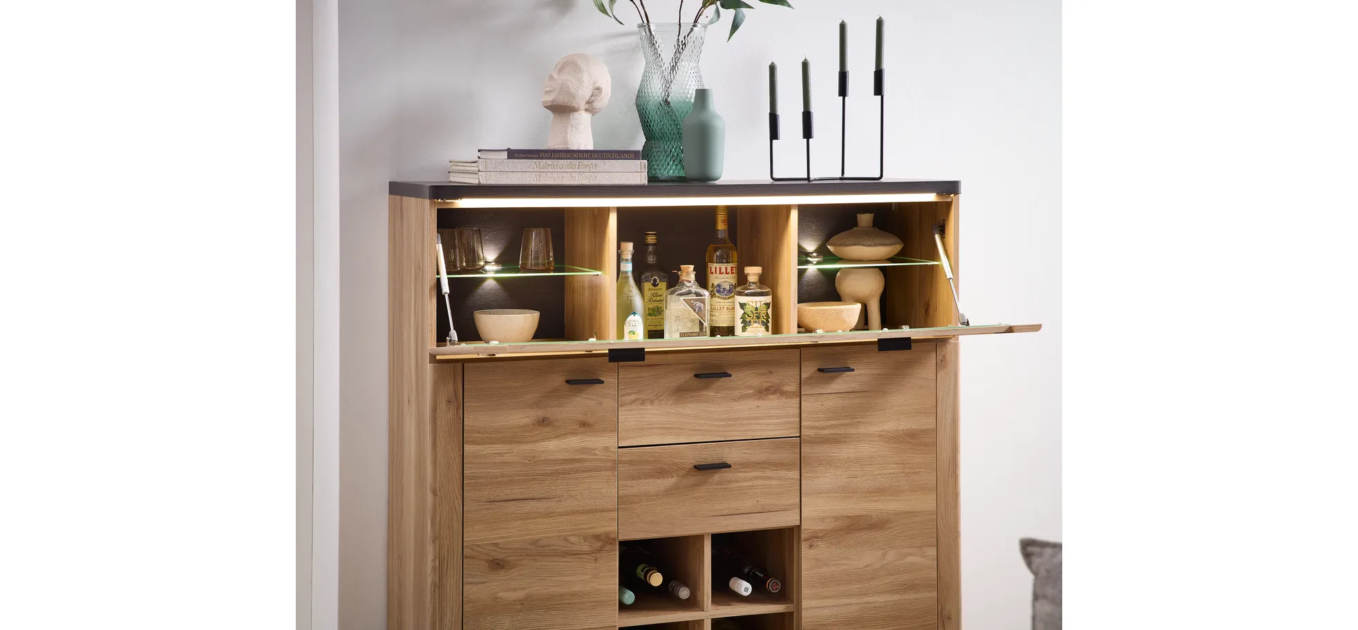 Highboard - mit Beleuchtung, B ca. 128 cm, Eiche Nachbildung, Eiche dunkel Nachbildung Highboard - mit Beleuchtung, B ca. 128 cm, Eiche Nachbildung, Eiche dunkel Nachbildung