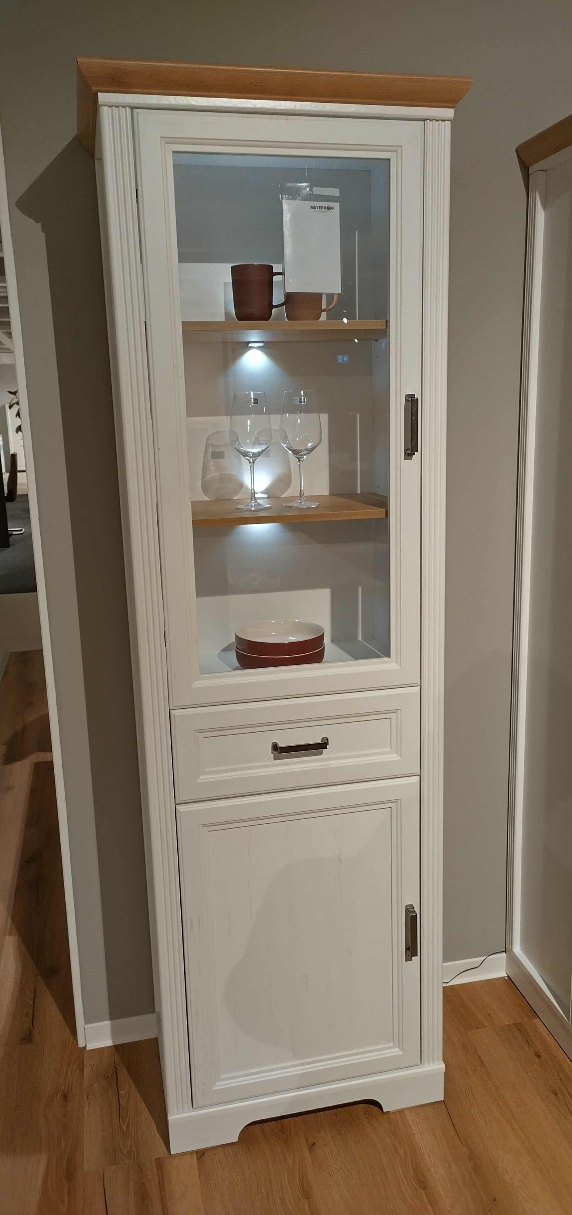 Vitrine, Pinie hell - Imbria