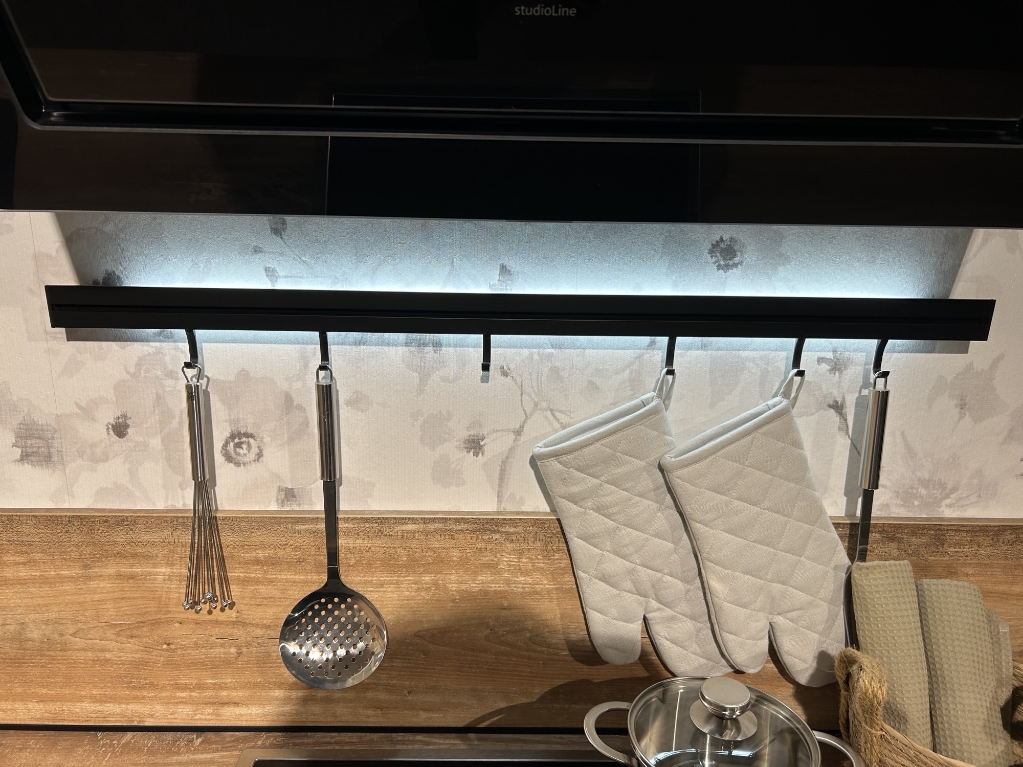 Musterküche 4144 - Premium, Made in Germany