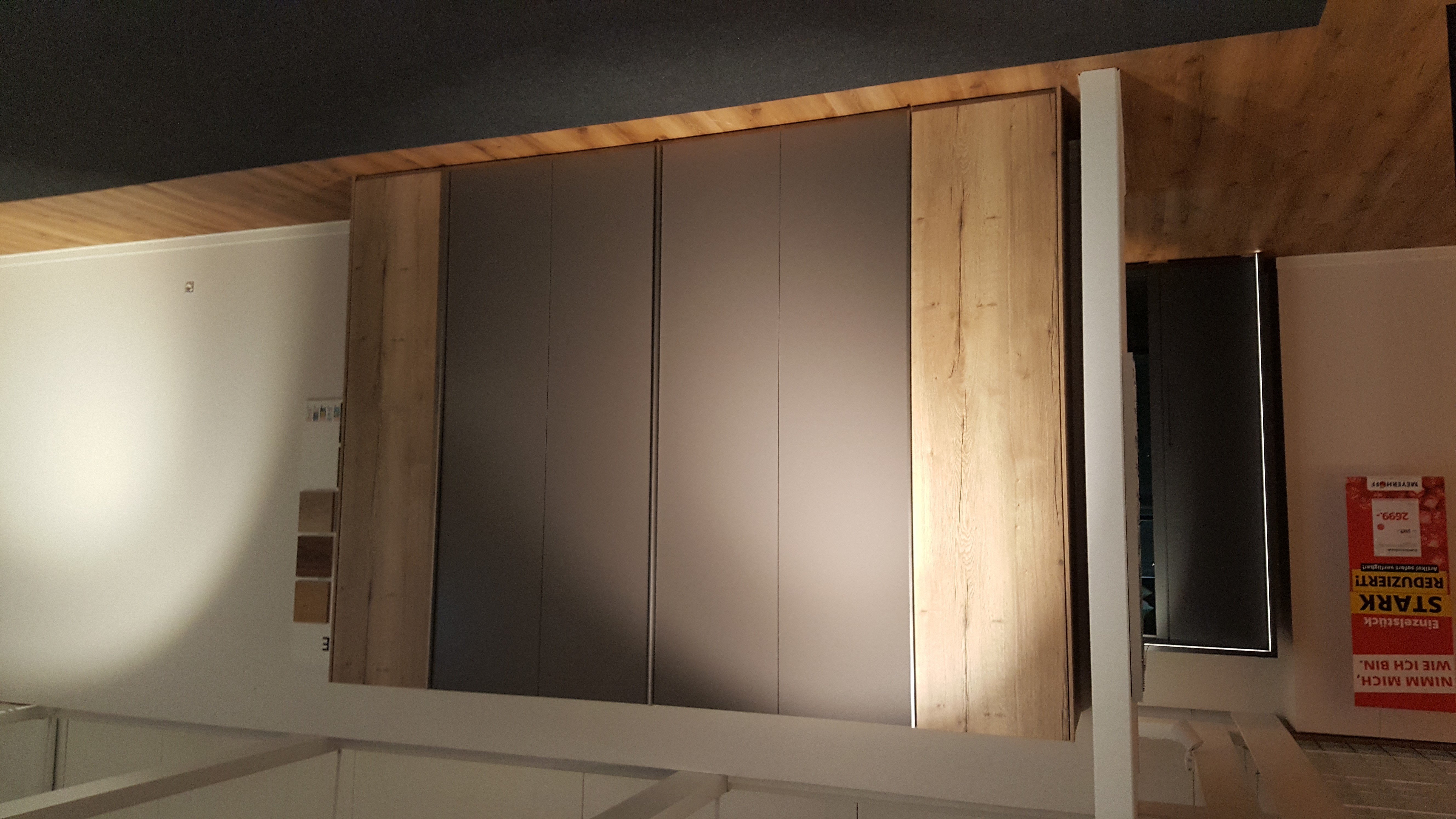Kleiderschrank - Airline 100