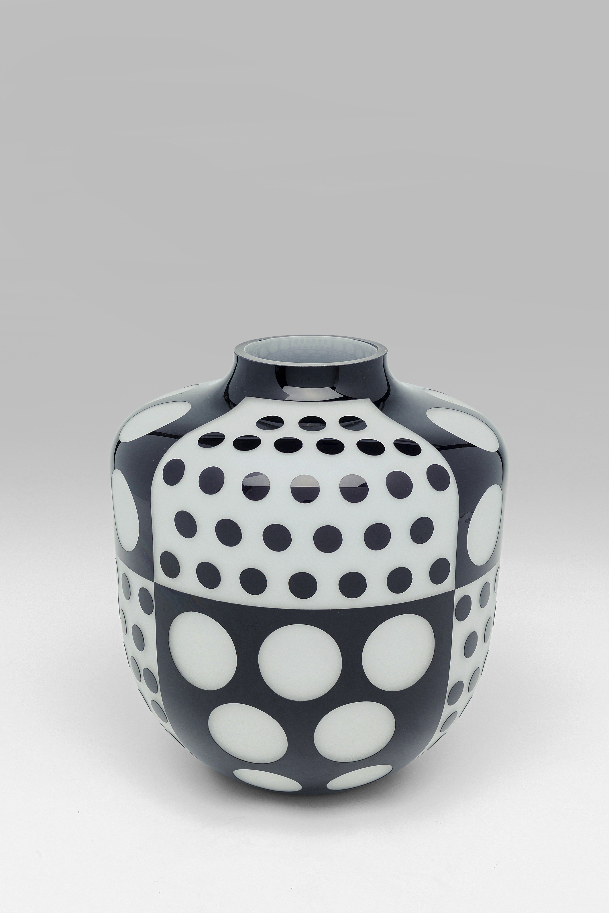 Vase Brillar Round, Glas gefärbt - Accessoires