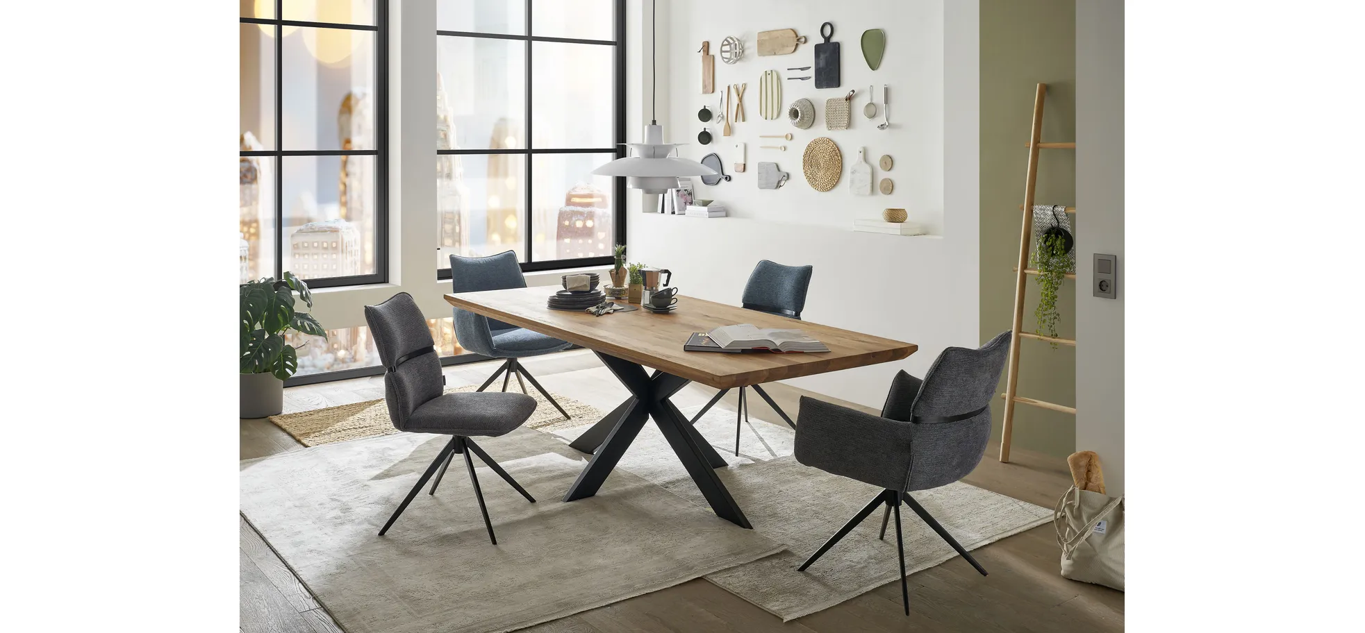 Stuhl, Bezug türkis, drehbar 360° autoreturn - Marja