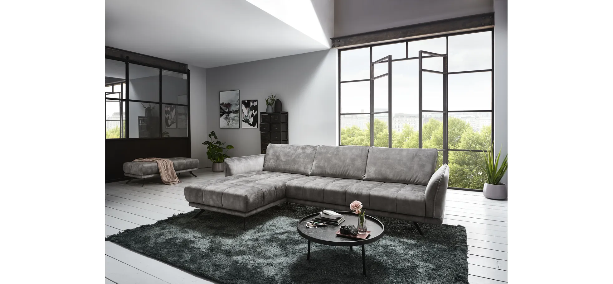 Ecksofa - 3-Sitzer mit Longchair links, Velourstoff, Silbergrau