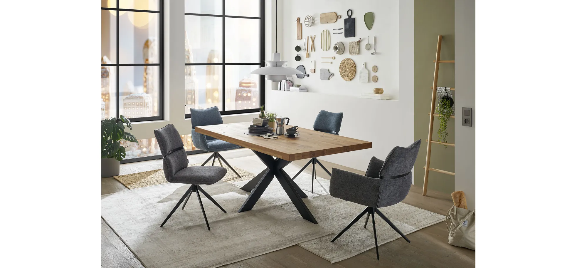 Stuhl, Bezug türkis, drehbar 360° autoreturn - Marja