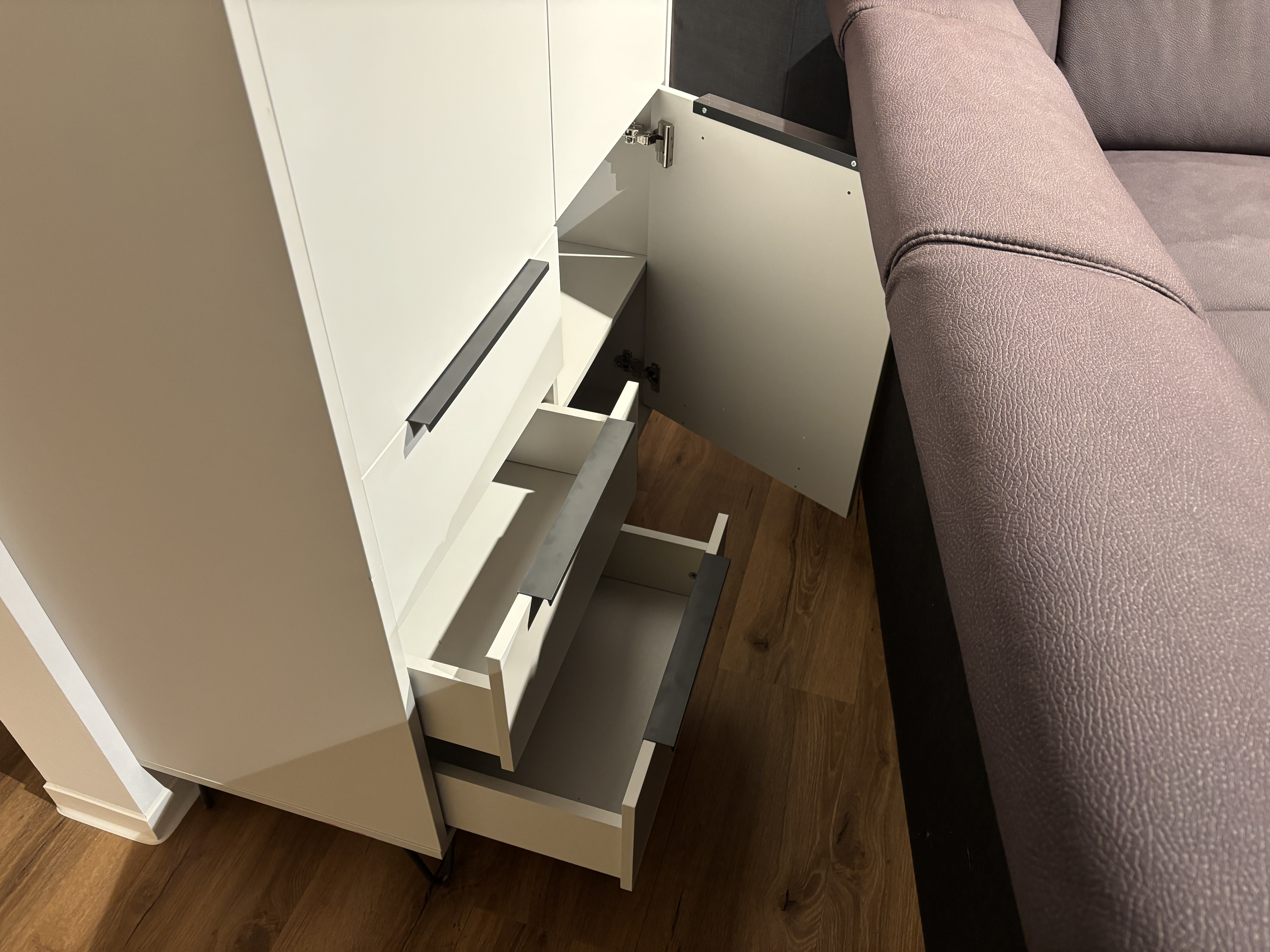 Highboard, kreidegrau matt lack, 3-trg. - Milana