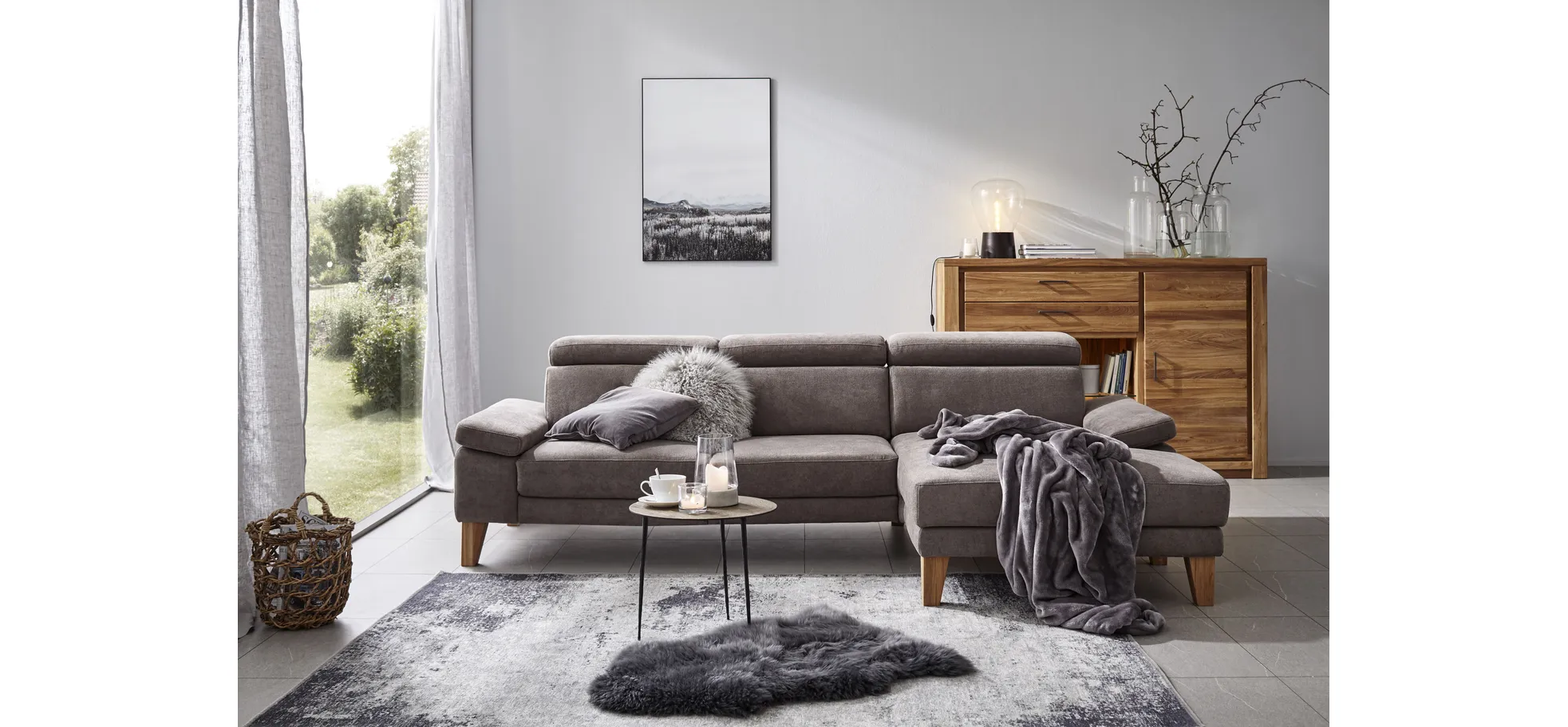 Ecksofa Hudson - 2,5-Sitzer mit Longchair rechts inkl. Kopfteil verstellbar, Stoff, Steingrau