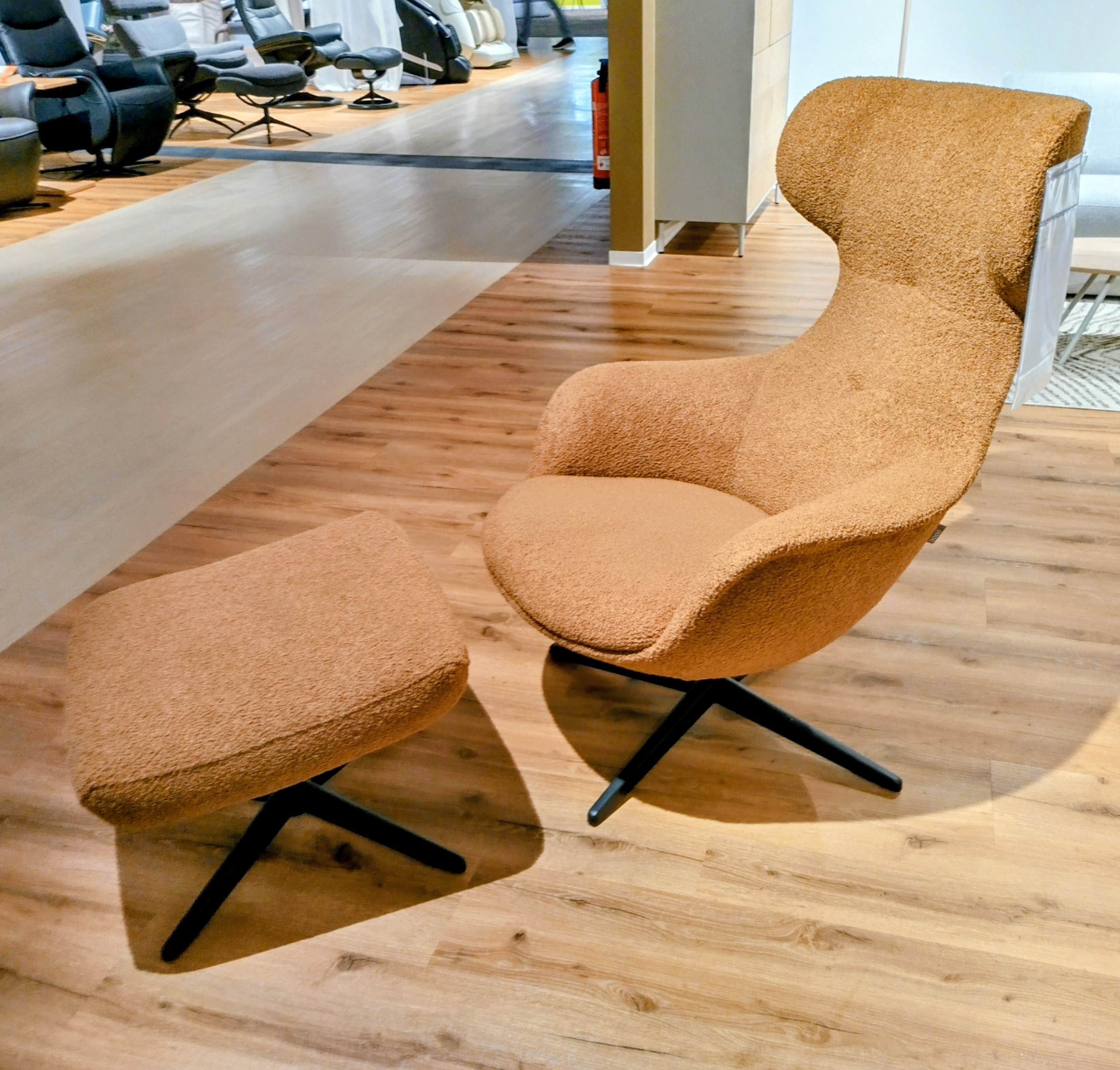 Sessel mit Hocker, gold - Noora - Xooon