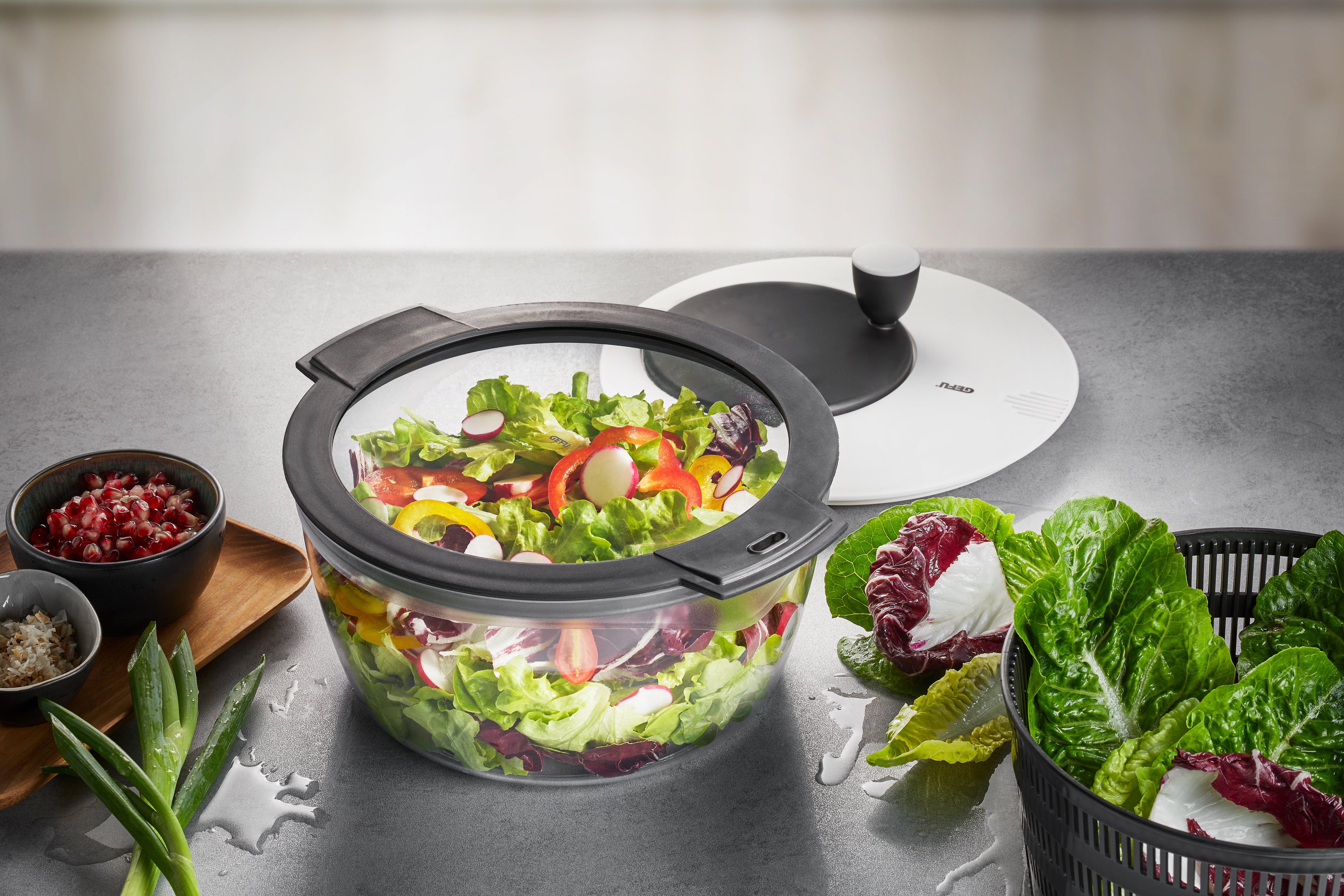 Salatschleuder ROTARE mit Essig- und Öl Sprüher - ROTARE + NEVA
