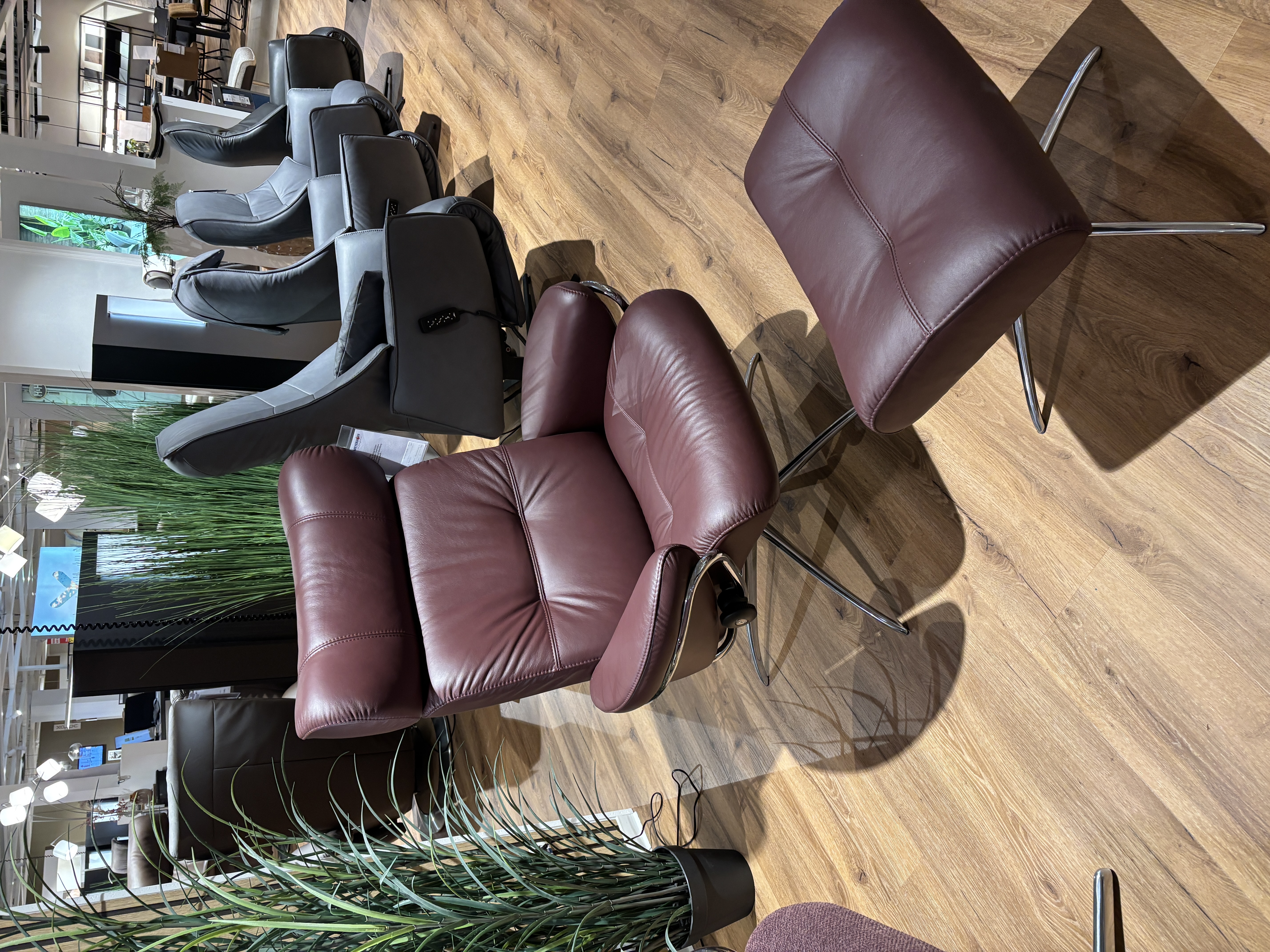 Sessel mit Hocker bordeaux, Leder bordeaux - Berlin