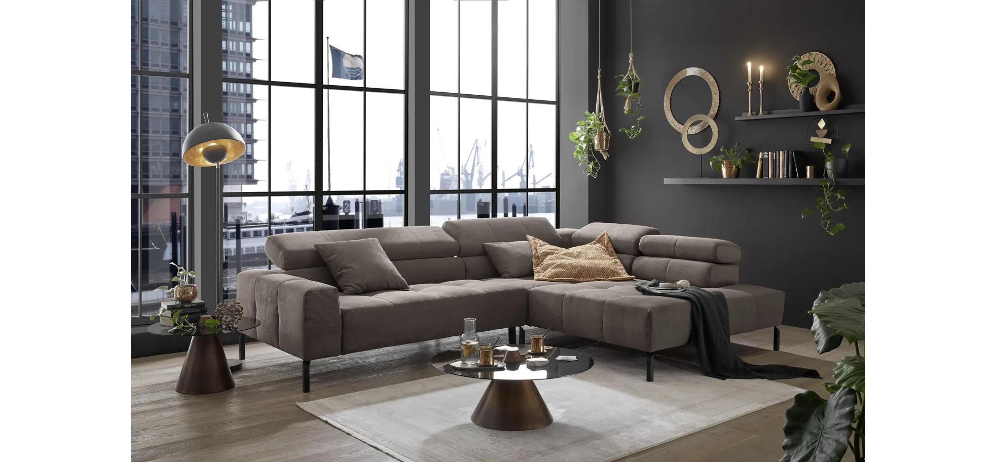  Ecksofa COLLEEN - 2-Sitzer mit Ecke rechts, Sitzvorzug motorisch, Feincord, Taupe