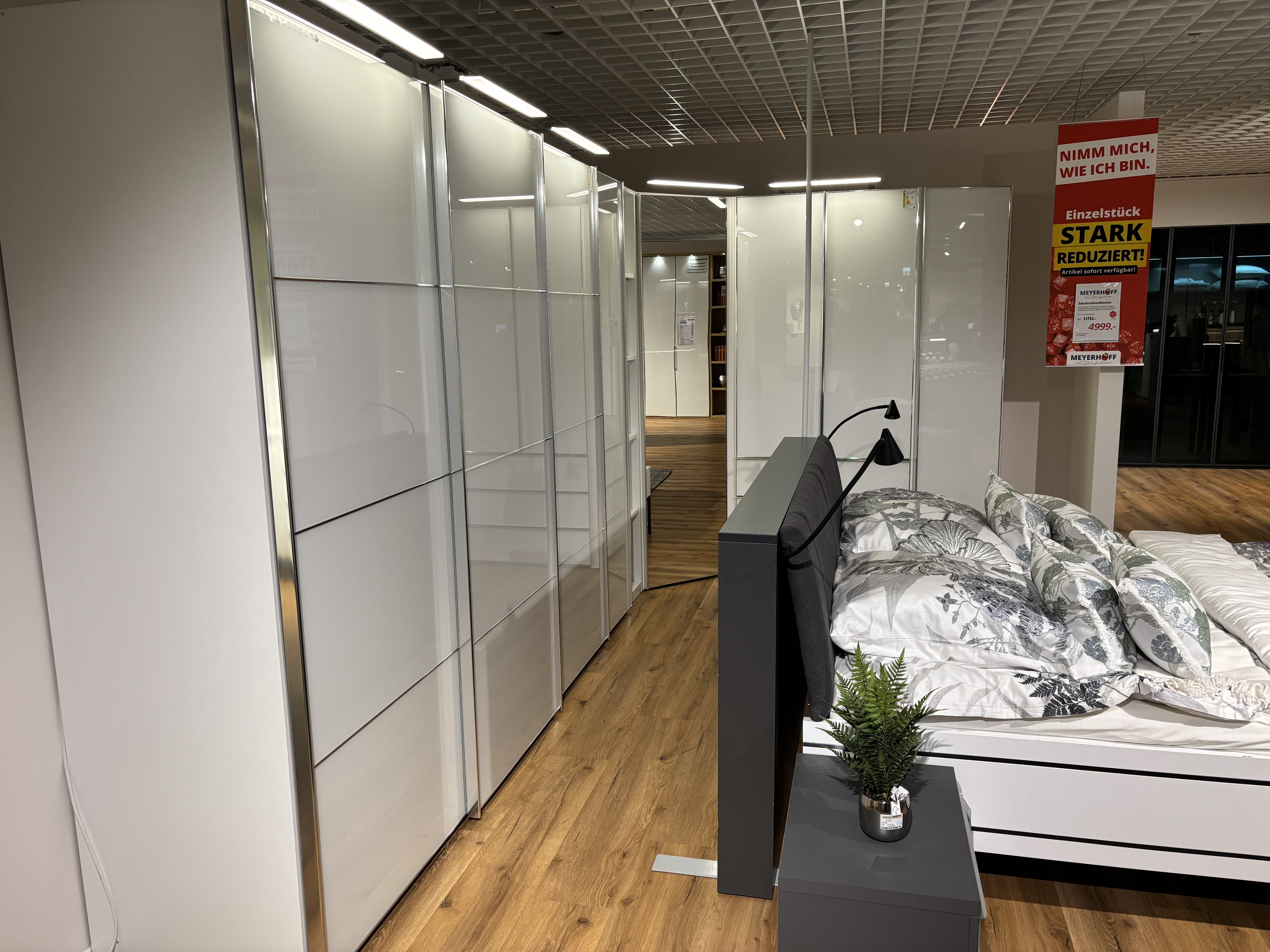 Eckschrankkombination, ca. 442x251cm - ARMADIO