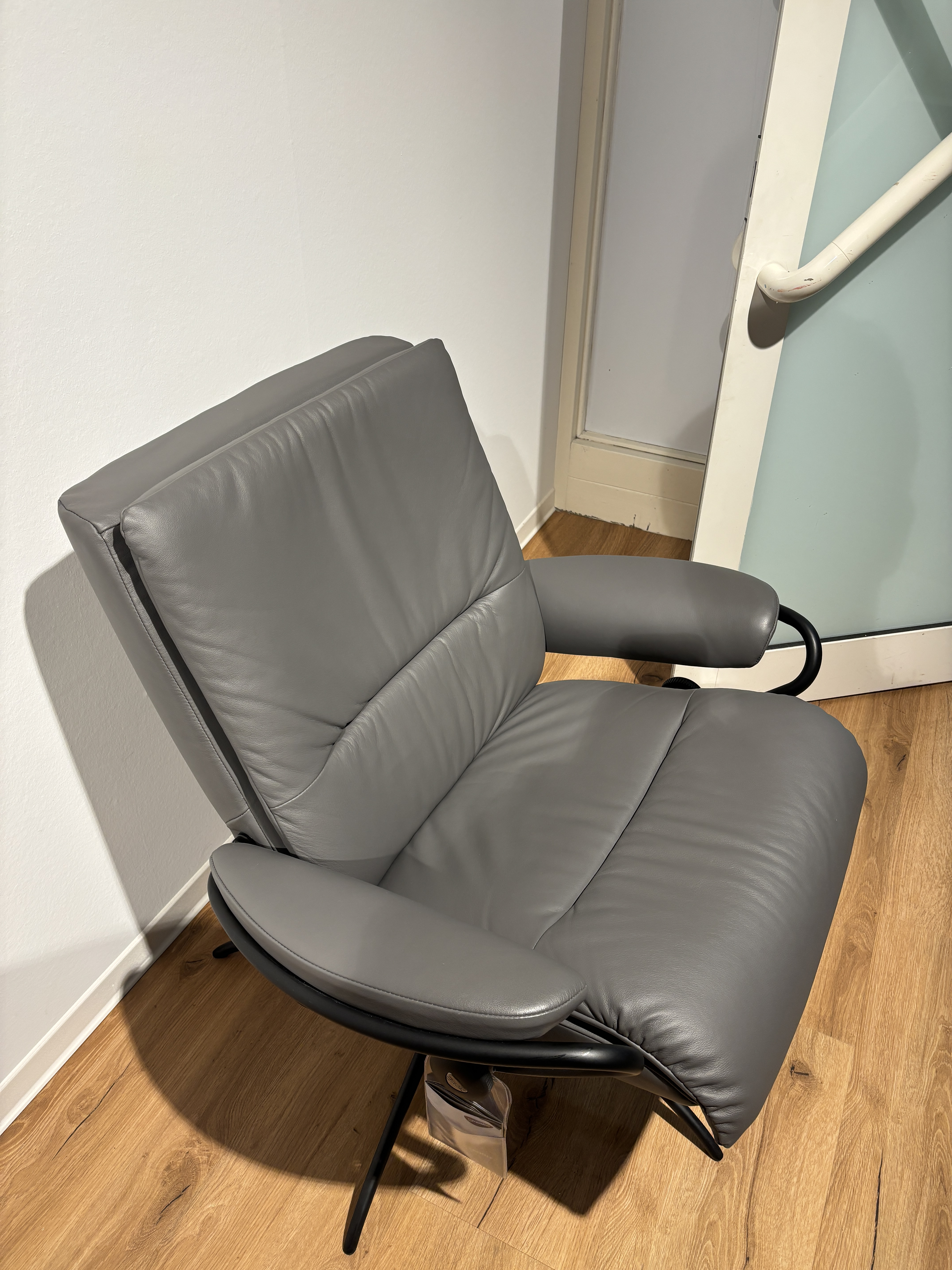 Sessel, Leder metal grey, Gestell schwarz - Tokyo