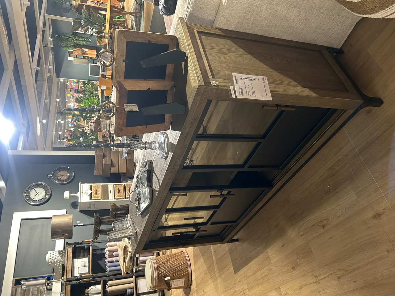 The Hoxton Dresser Anrichte, Eschenholz  - FURNITURE