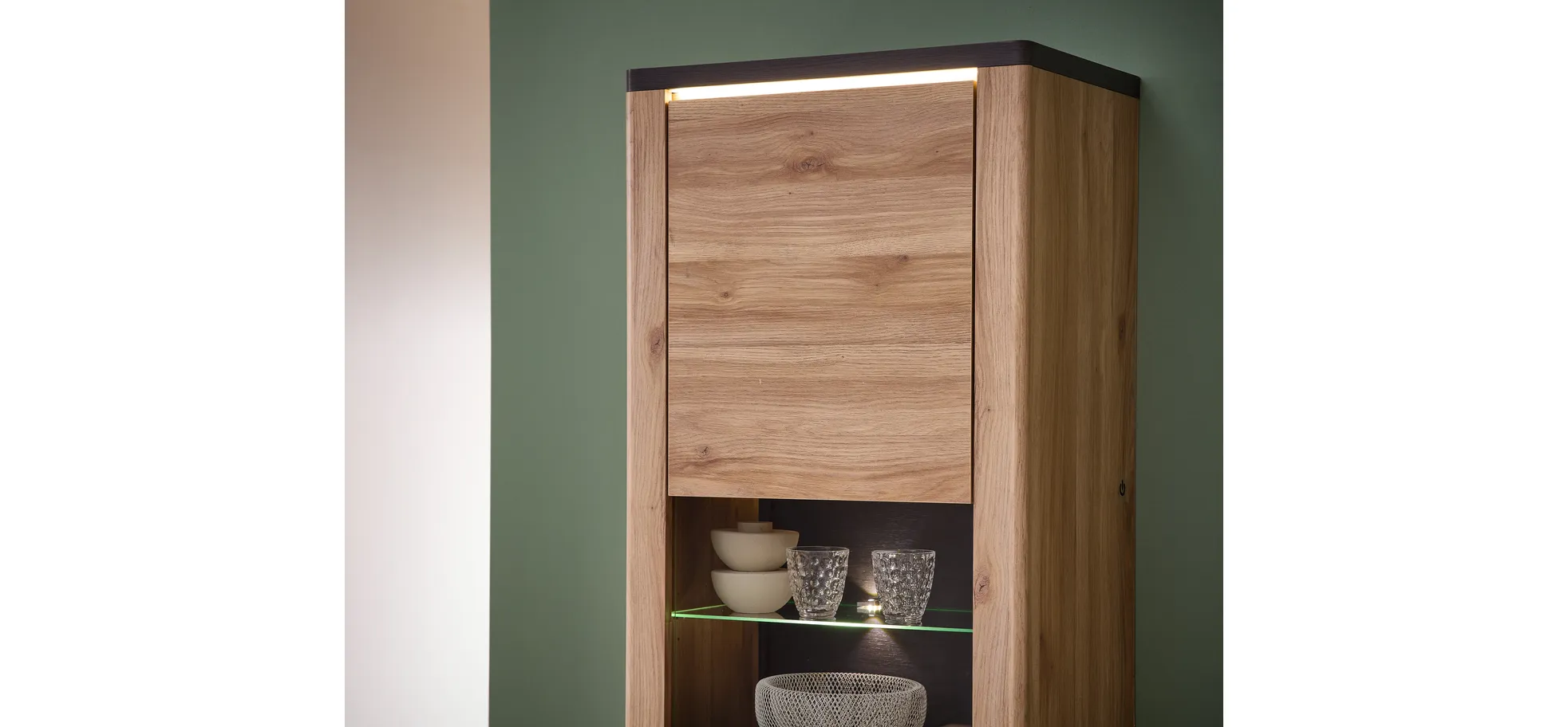 Highboard - mit Beleuchtung, B ca. 128 cm, Eiche Nachbildung, Eiche dunkel Nachbildung Highboard - mit Beleuchtung, B ca. 128 cm, Eiche Nachbildung, Eiche dunkel Nachbildung