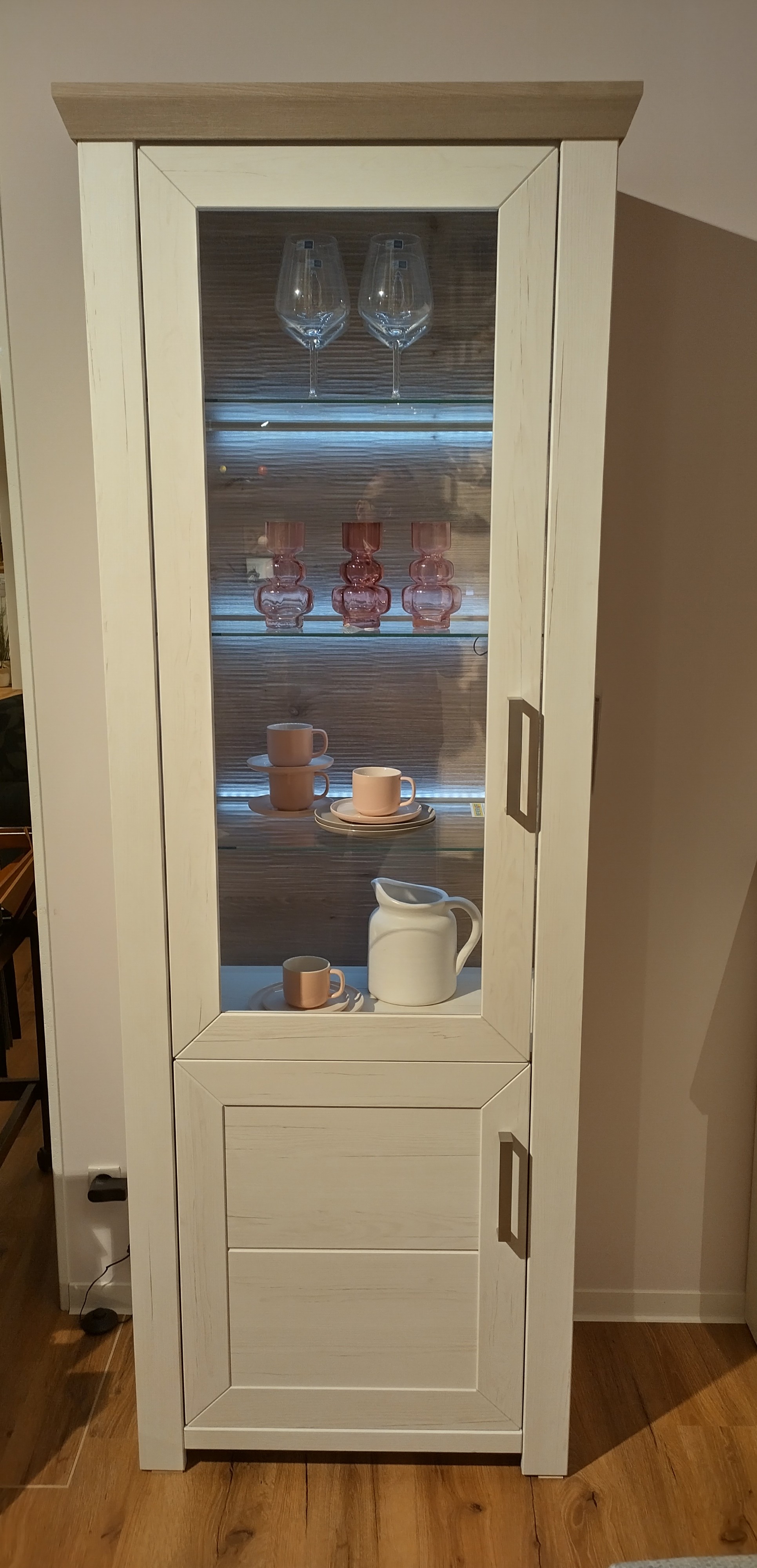 Musterring, Vitrine links 2-türig, Pino-Aurelio - YORK