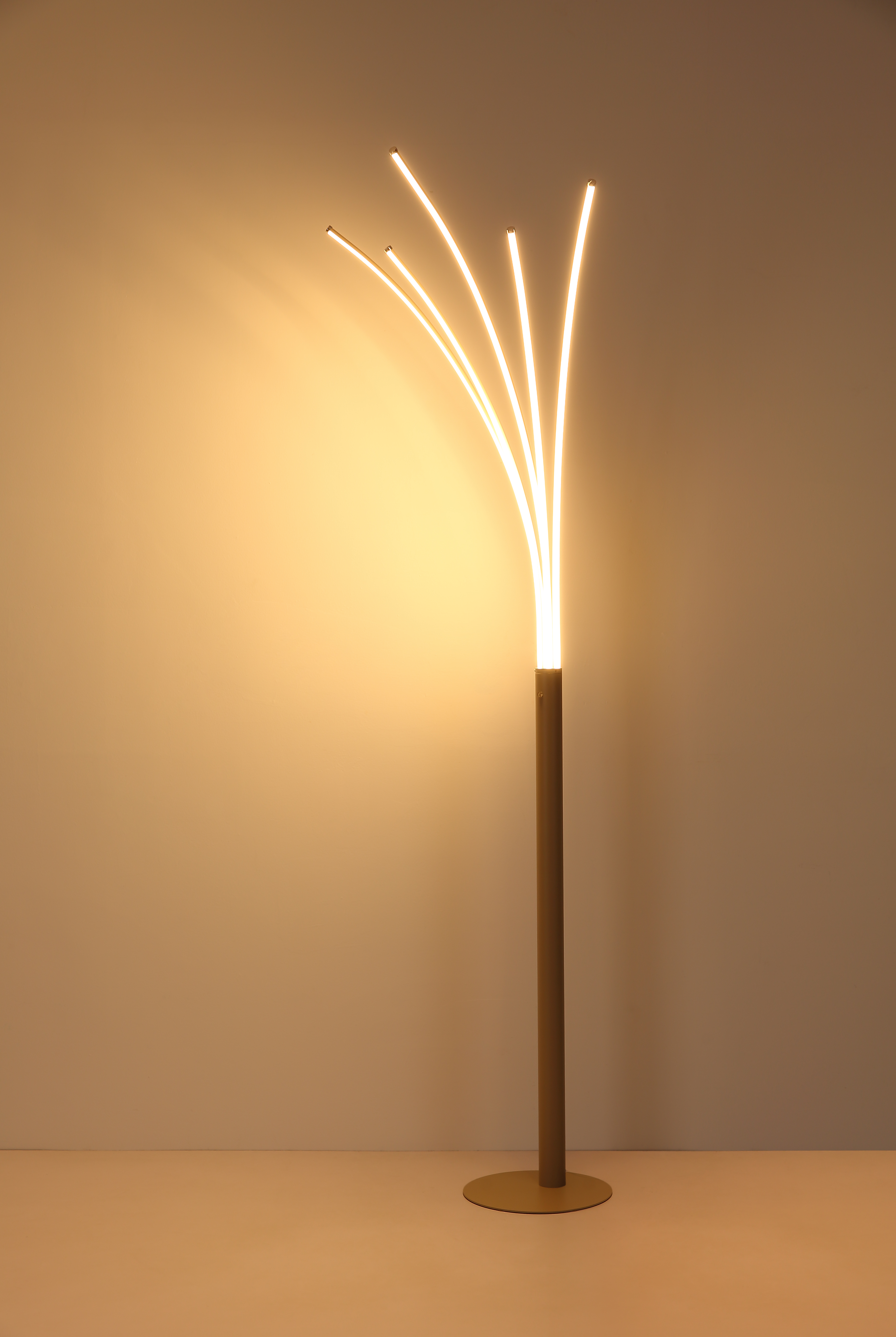 Stehleuchte BIZZY - Metall sandfarben matt, LED