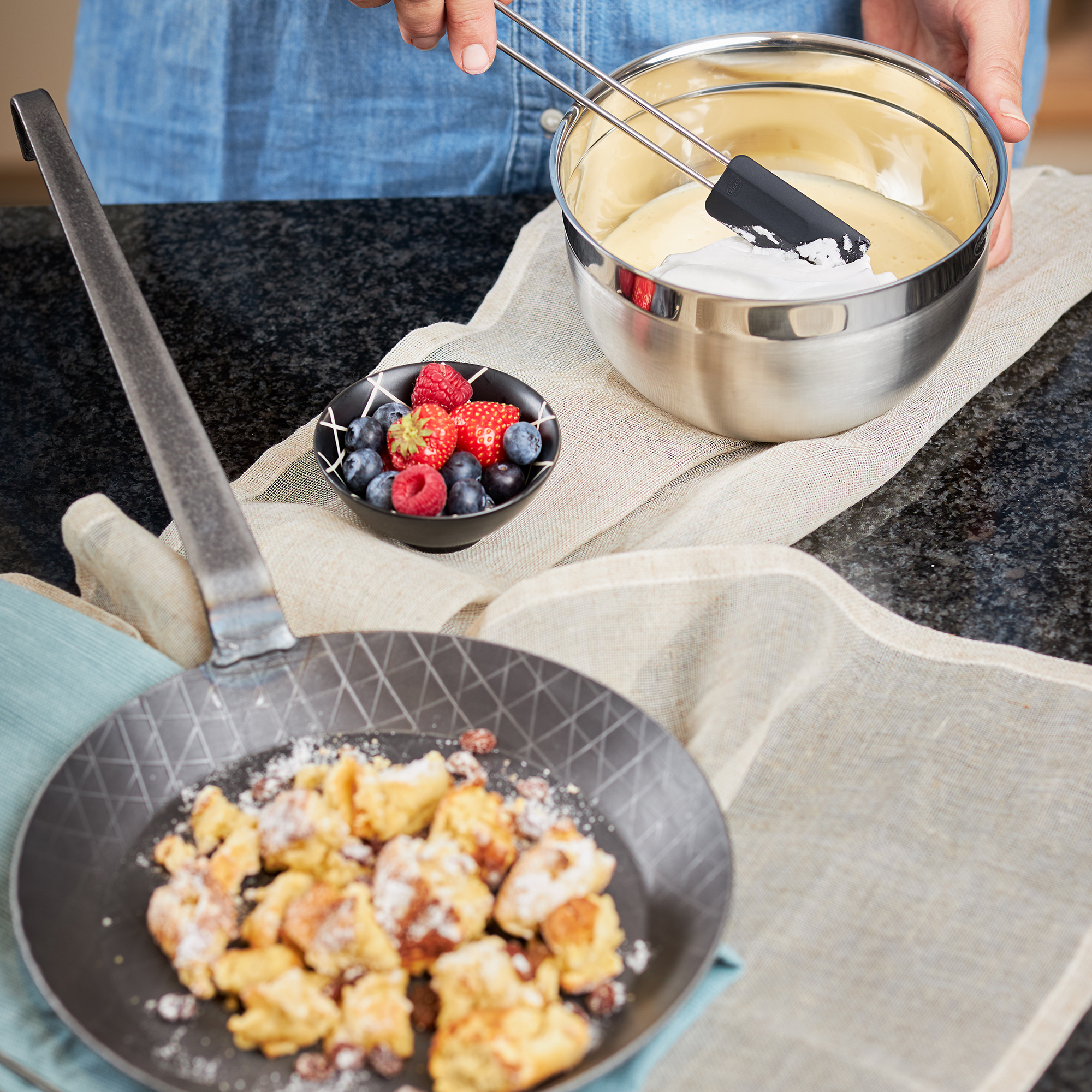 RÖSLE, Teigschaber Silikon klein lang  schw. 26 cm - Edelstahl