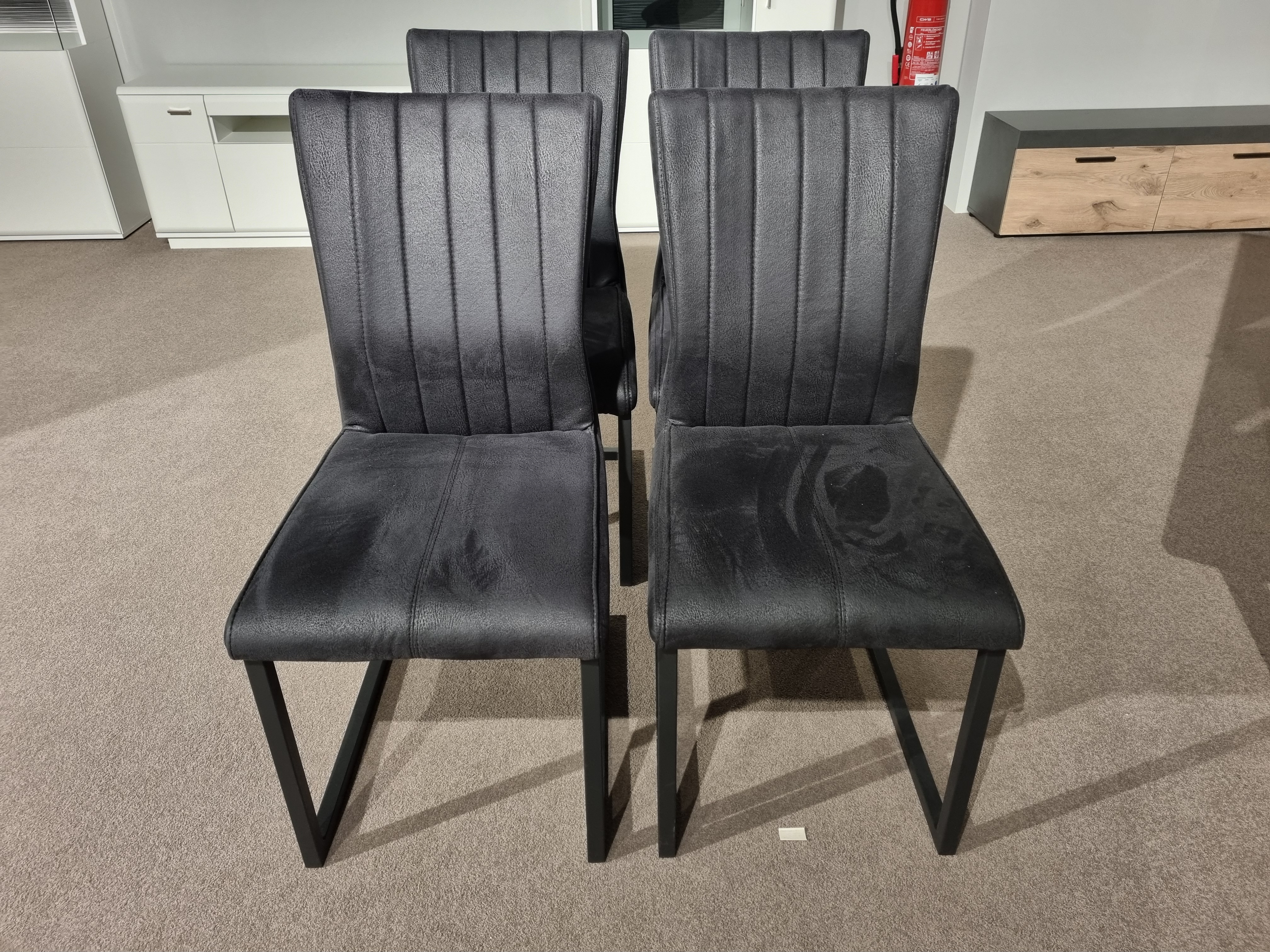 Stuhlsatz aus 4 Stühlen, Bezug schwarz - KS 451017