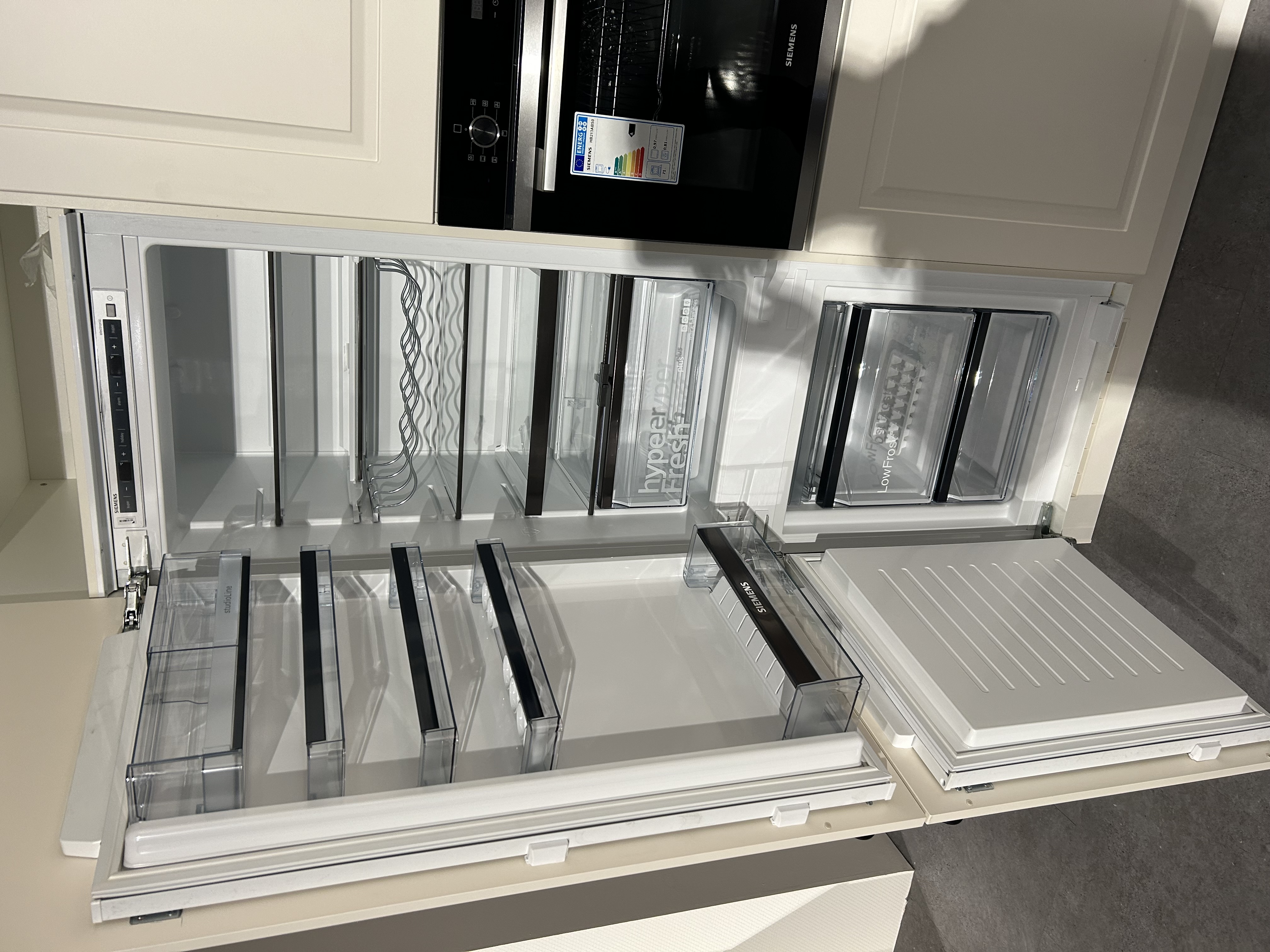 Musterküche 4144 - Premium, Made in Germany