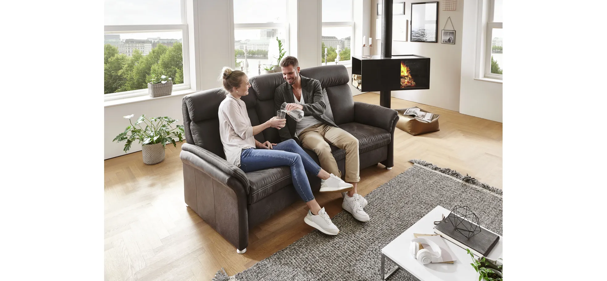 Trapezsofa - 2-Sitzer inkl. Kopfteil verstellbar, Stoff, Anthrazit
