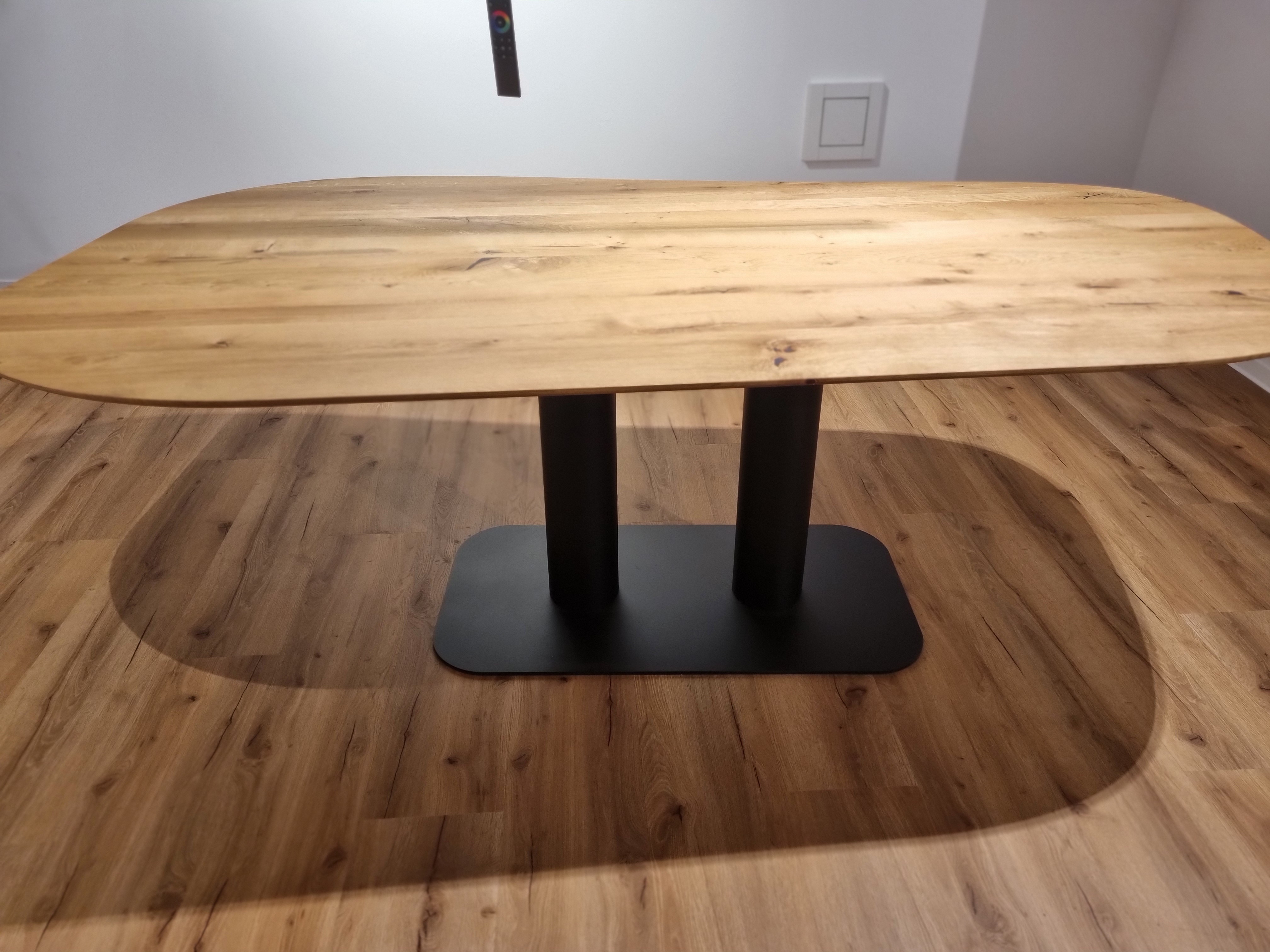 Esstisch, Wildeiche massiv  - Helvin