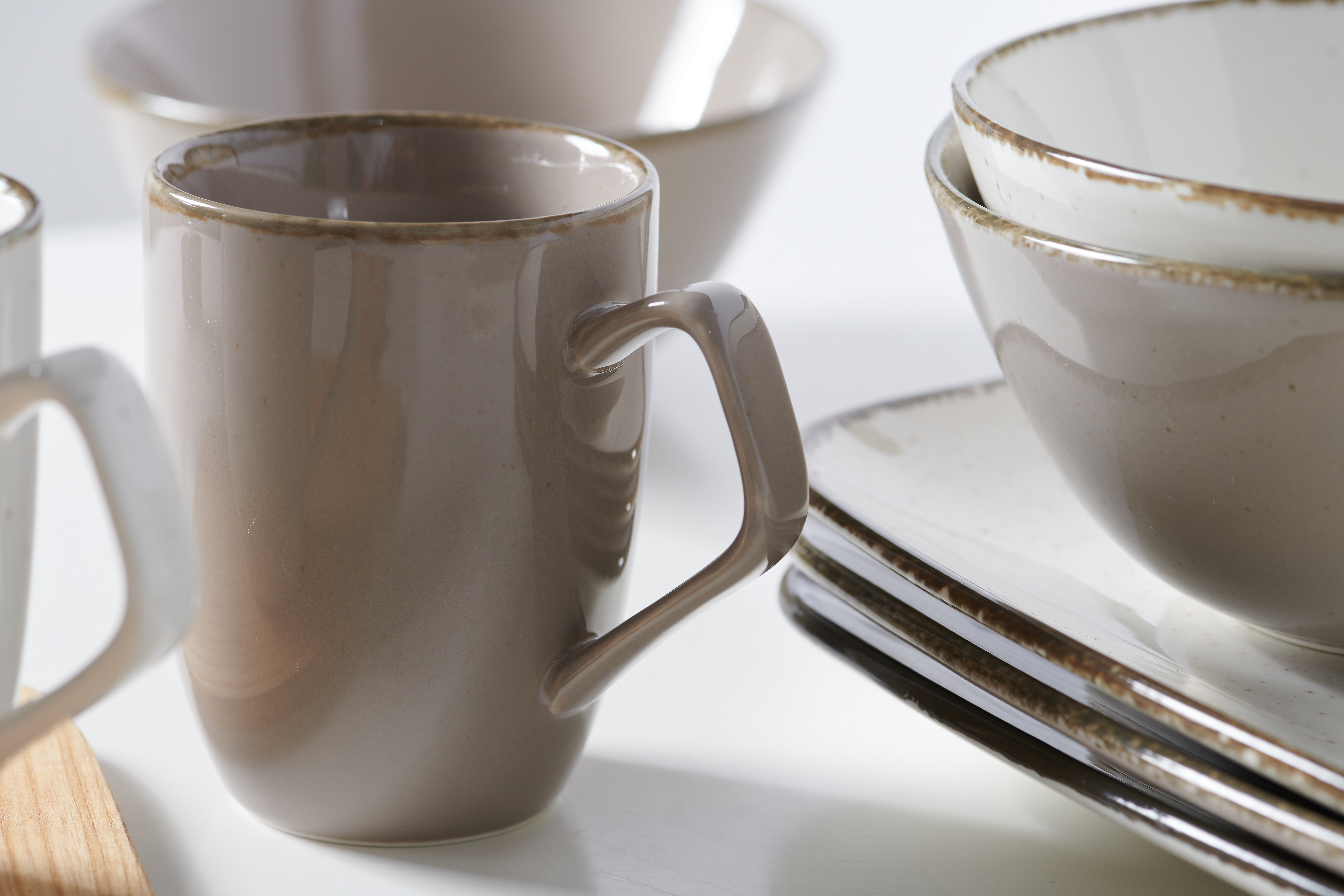 Henkelbecher Casa Creme 380 ml - Porzellan, spülmaschinenfest, rund, beige