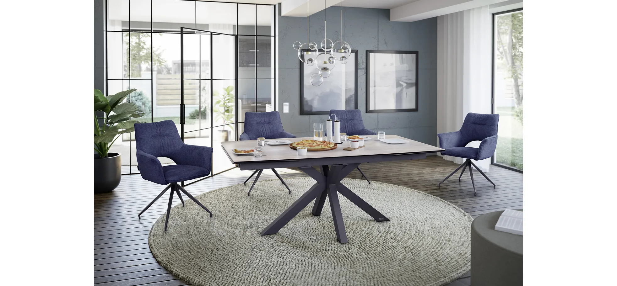 Vierfußstuhl mit Armlehnen, blau - Maleen