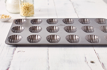 Bärentatzen-/Madeleine Blech - Einzelform 6,5 cm, 37 x 26 x 1,5 cm