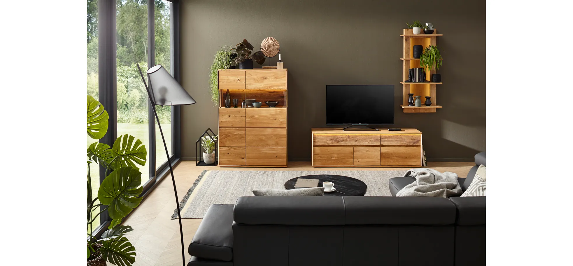 Highboard Hillsboro - inkl. Beleuchtung, Wildeiche natur, geölt
