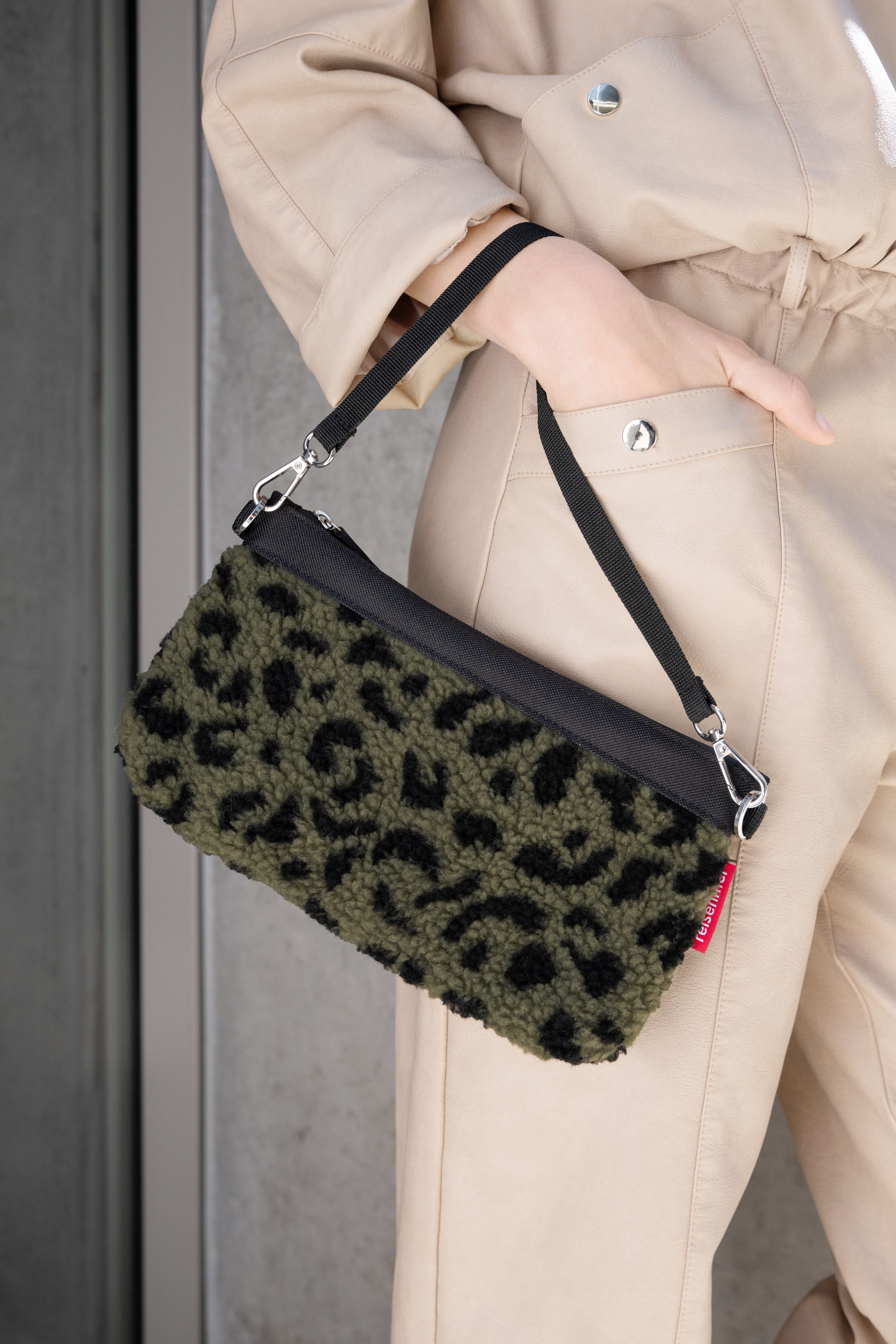 reisenthel, mini pouch - leo olive