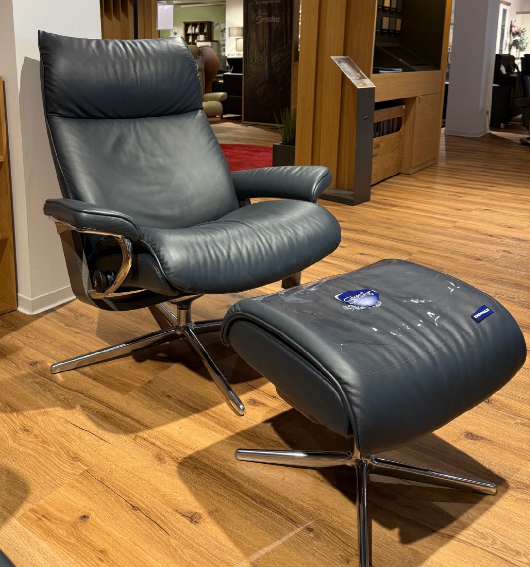 Sessel mit Hocker, Leder Shadow blue - Aura